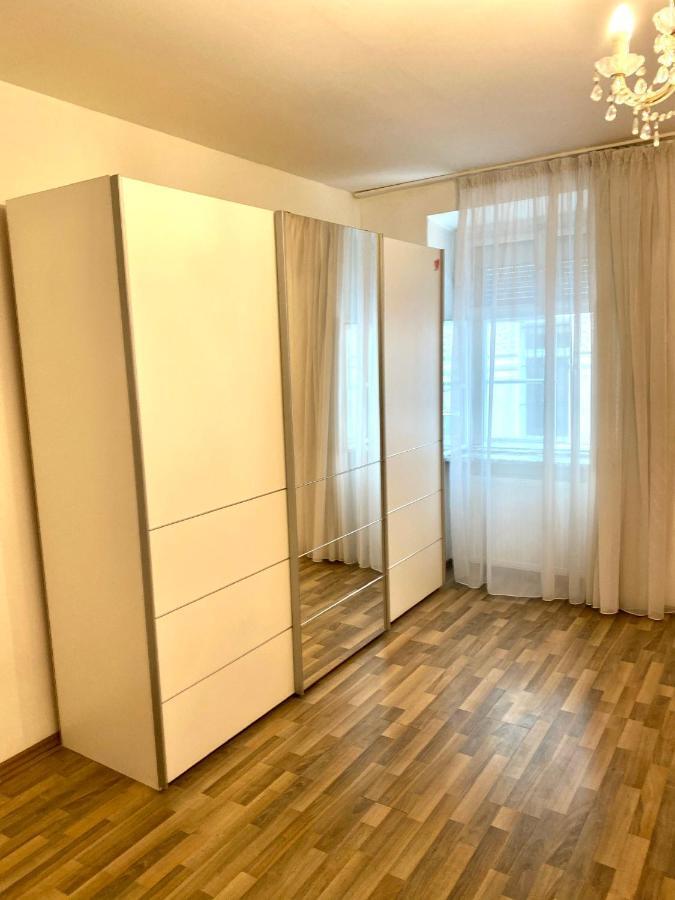 Apartment Opera Wina Bagian luar foto