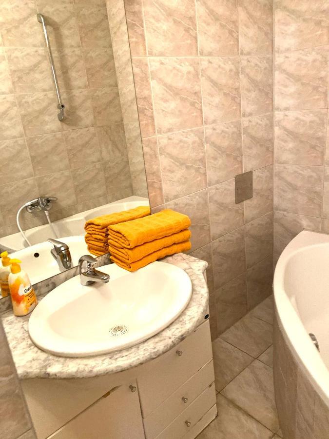Apartment Opera Wina Bagian luar foto
