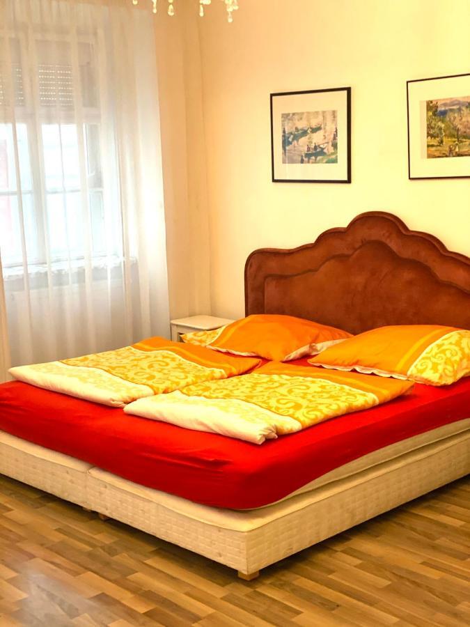 Apartment Opera Wina Bagian luar foto