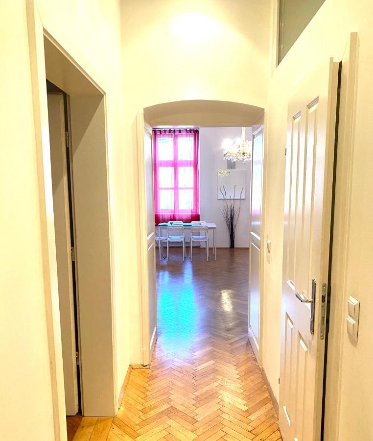 Apartment Opera Wina Bagian luar foto